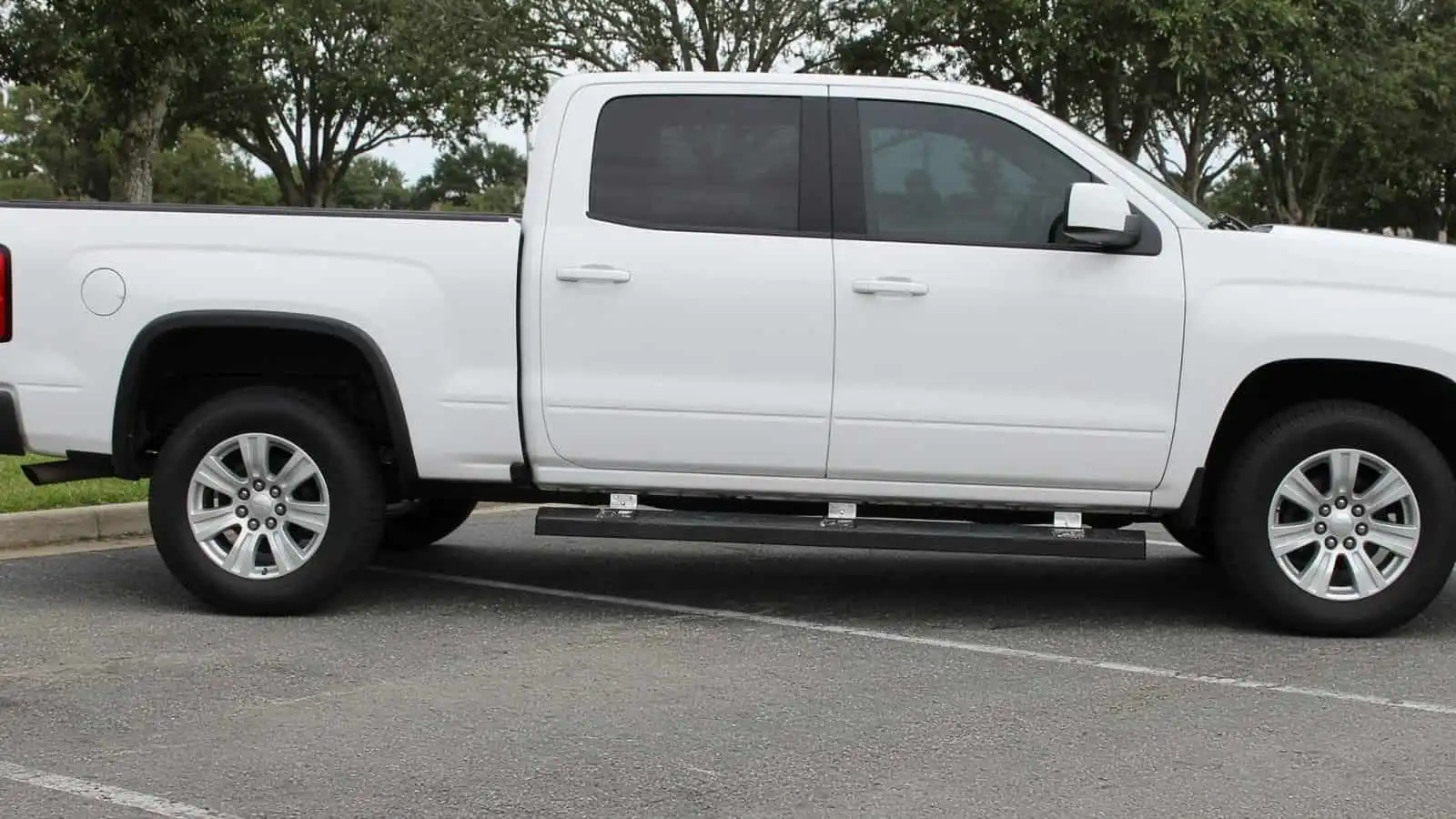Pickup with a running board